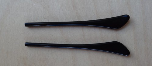 Końcówki zauszników marki Ray-Ban do okularów Aviator RB3025 kolor czarny.